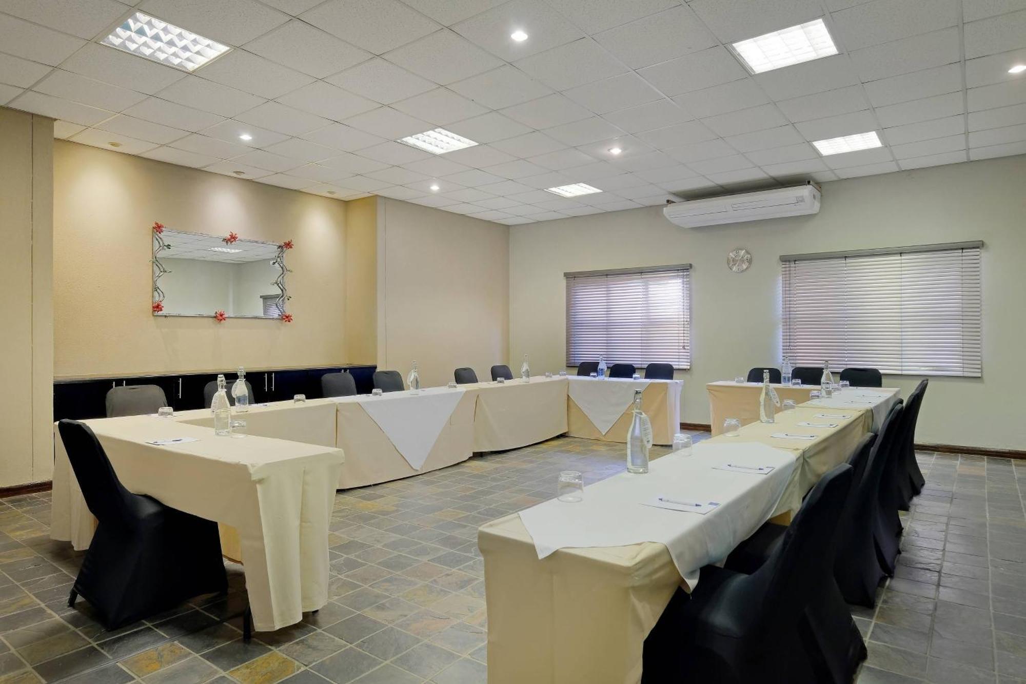 Protea Hotel By Marriott Polokwane Landmark Ngoại thất bức ảnh