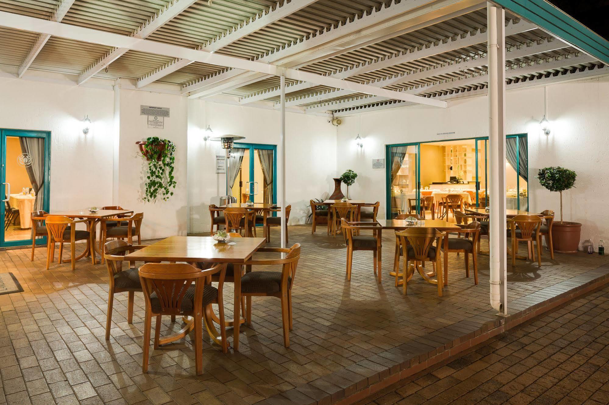 Protea Hotel By Marriott Polokwane Landmark Ngoại thất bức ảnh