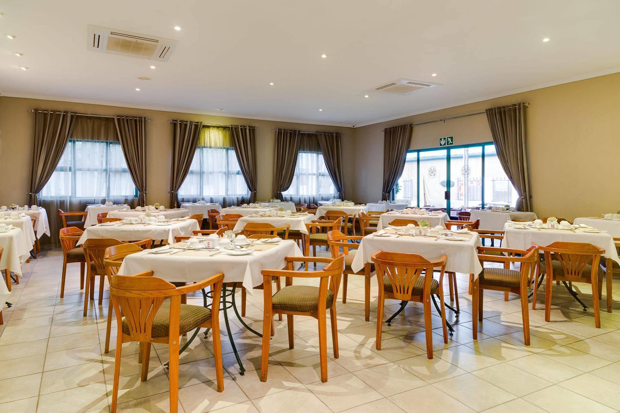Protea Hotel By Marriott Polokwane Landmark Ngoại thất bức ảnh